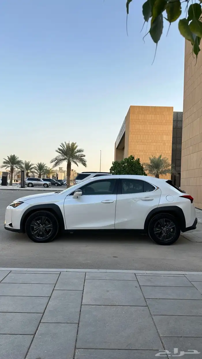 لكزس UX200 موديل 2019 سعودي مالك اول 1