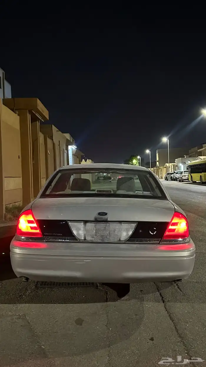 فورد فكتوريا 2011 1