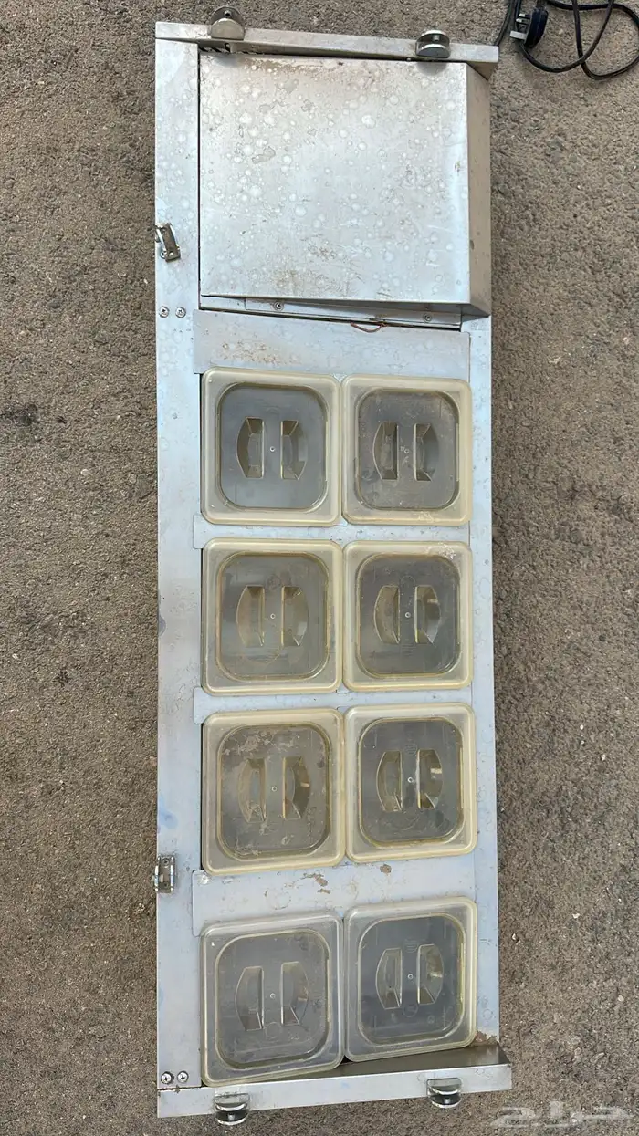 معدات مطعم كاملة بحالة نظيفة 89