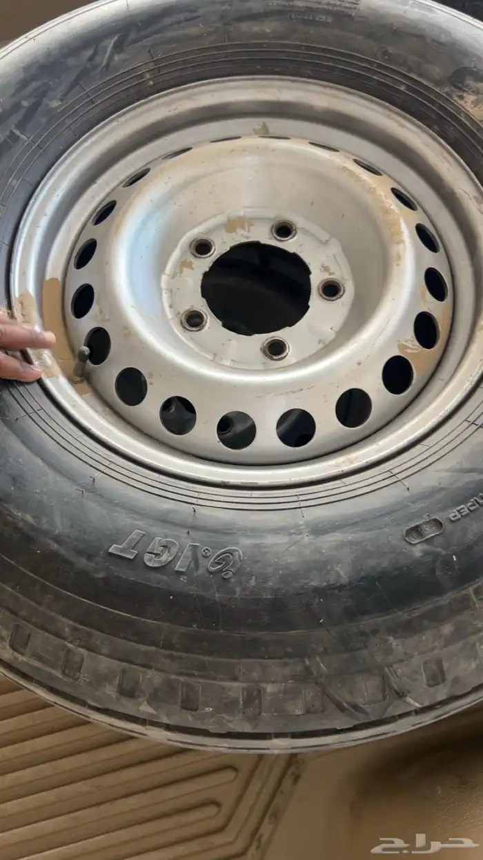 جنوط لاندكروزر هلل مقاس 17 بكفراتها بيلون 0