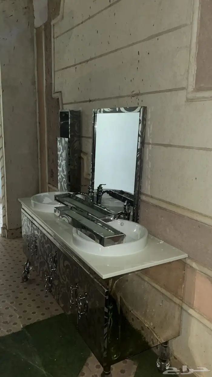 مغسله حوضين رخام نضيفه بدراجها معها طاولات اربع خدمه 1