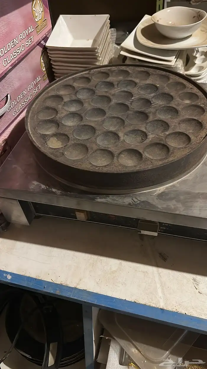 معدات مطعم كاملة بحالة نظيفة 18