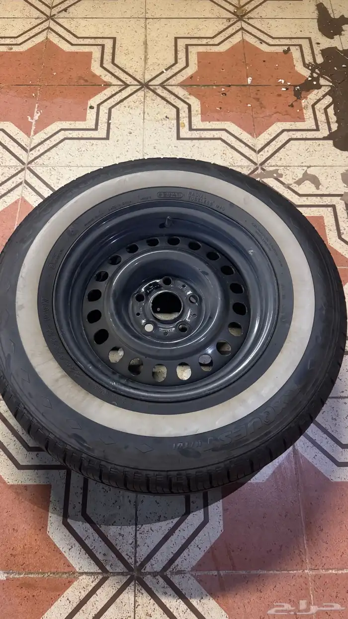 كفرات خط نظيفة جدا  ع جنوط مرسيديس 1