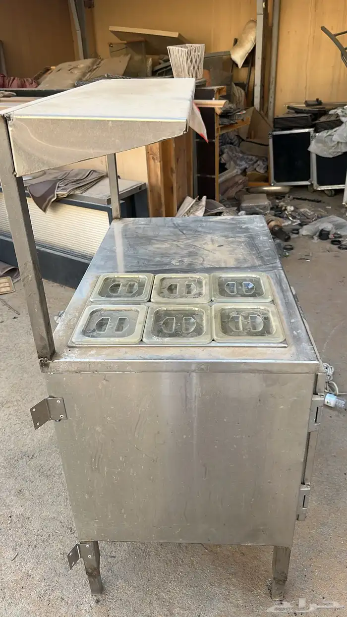 معدات مطعم كاملة بحالة نظيفة 52