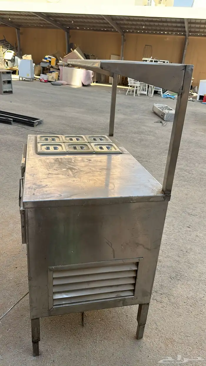 معدات مطعم كاملة بحالة نظيفة 53