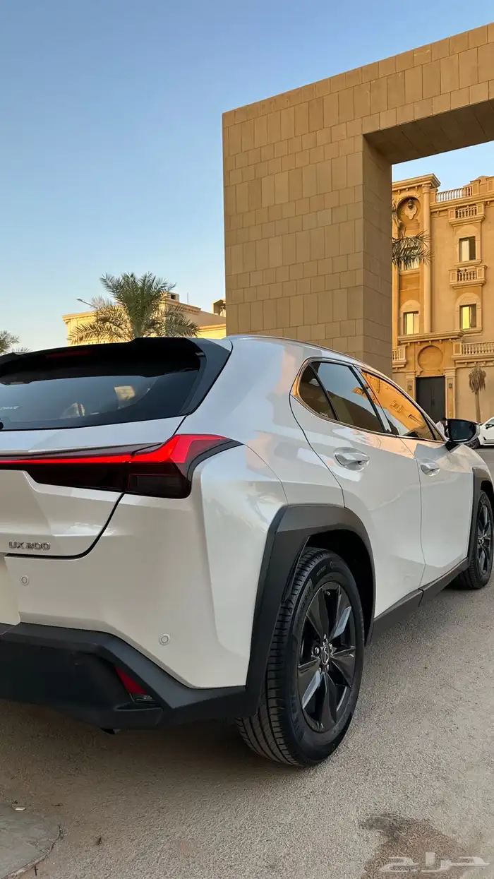 لكزس UX200 موديل 2019 سعودي مالك اول 8