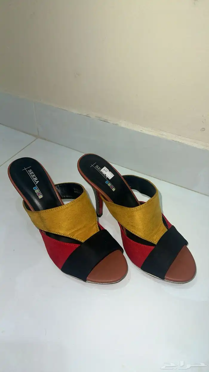 حذاء كلها جديده مقاس 38 أبي فيهن كلهن 50 0