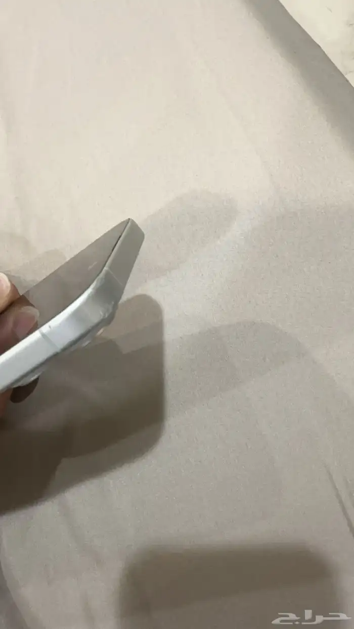 ايفون 16 عادي ابيض 3