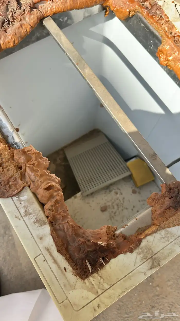 معدات مطعم كاملة بحالة نظيفة 77