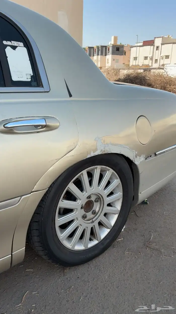 لنكون تاون كار 17