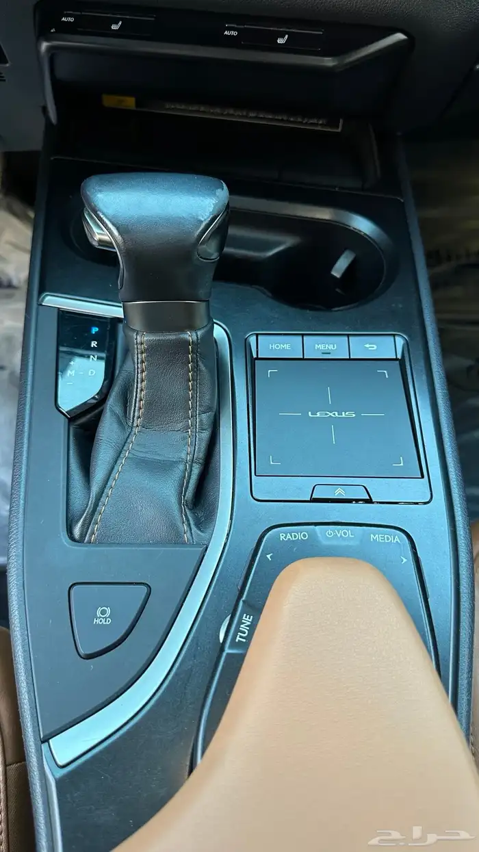 لكزس UX200 موديل 2019 سعودي مالك اول 19