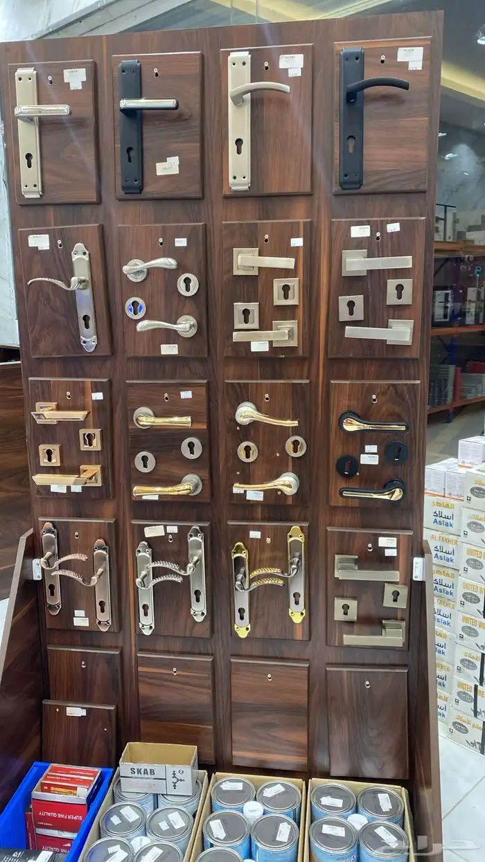 للتقبيل محل مواد بناء ونجارة 0