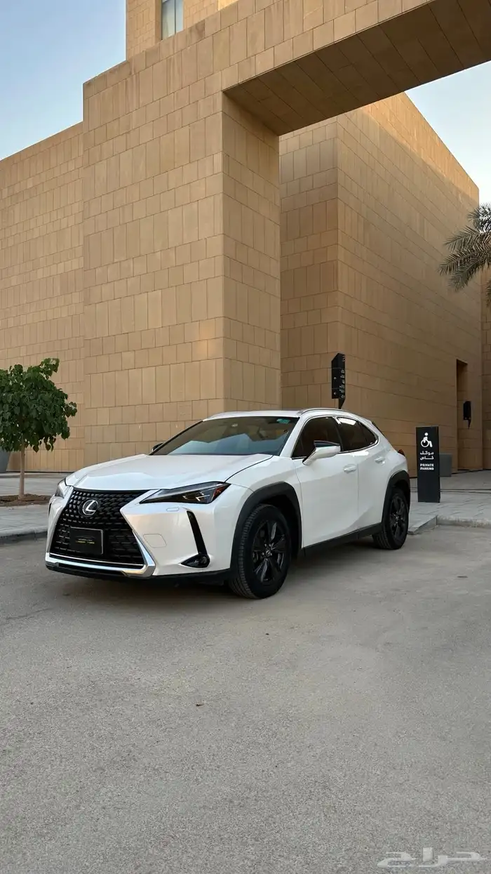 لكزس UX200 موديل 2019 سعودي مالك اول 0