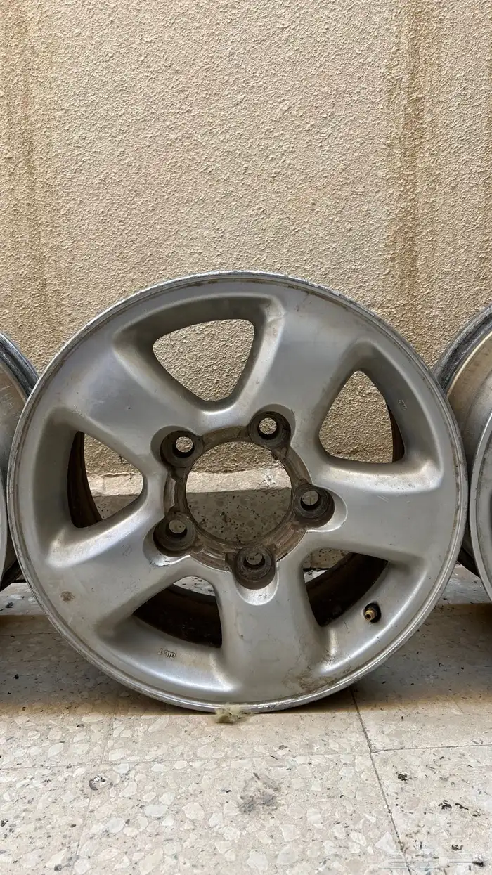 طقم جنوط لاندكروزر 98 اصلي 1