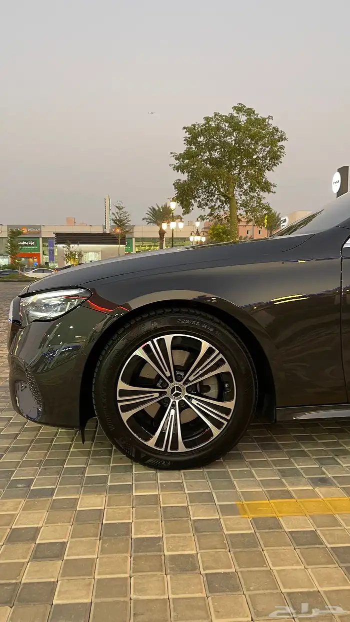 مرسيدس E200 2024 عداد 9 آلاف ضمان الجفالي إلى 2026 9