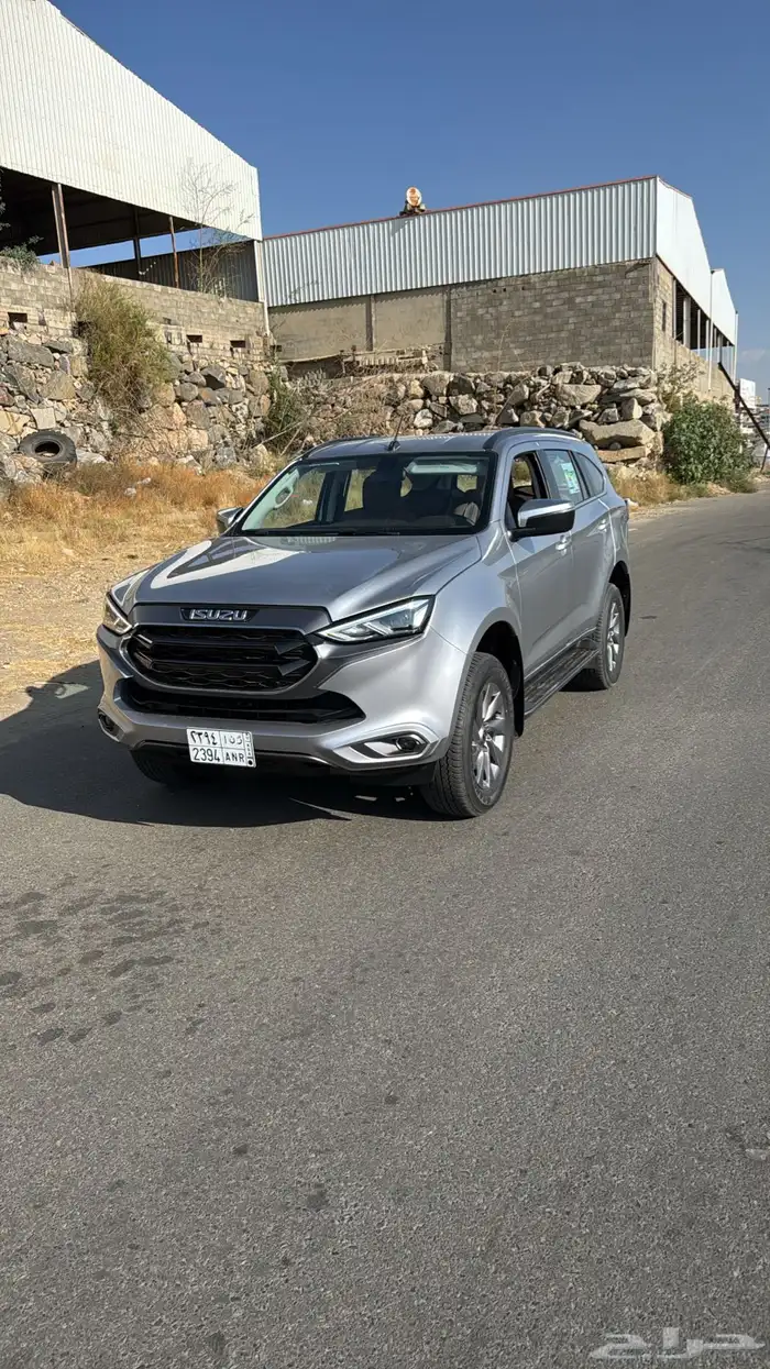 ايسوزو MUX 2024 3