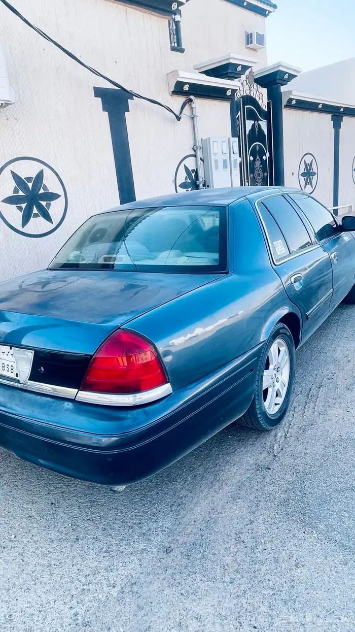 فورد فكتوريا 2010 للبيع 10