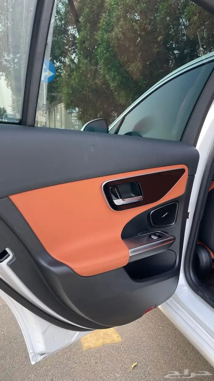 مرسيدس C300 2024 عداد 11 الف km ضمان الجفالي إلى 2026 28