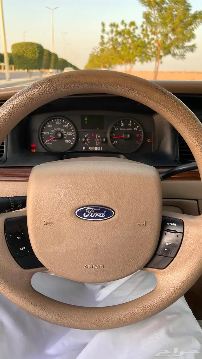 فورد كروان فكتوريا2006 6