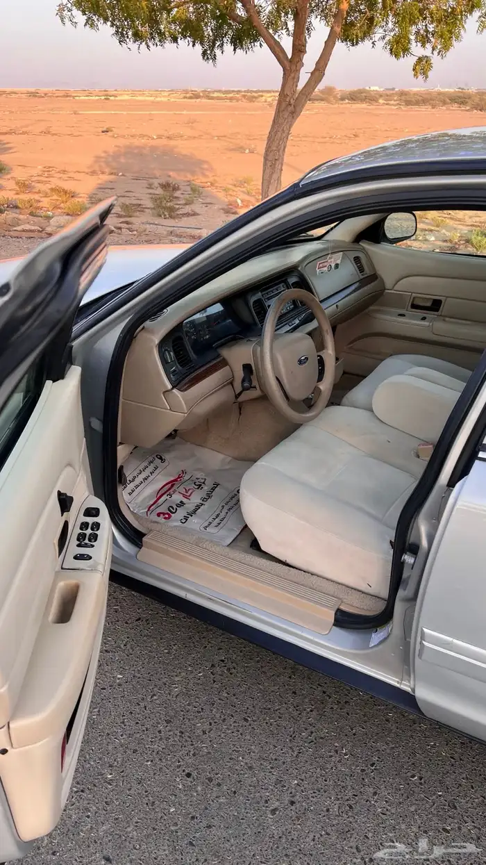 فورد كروان فكتوريا2006 8