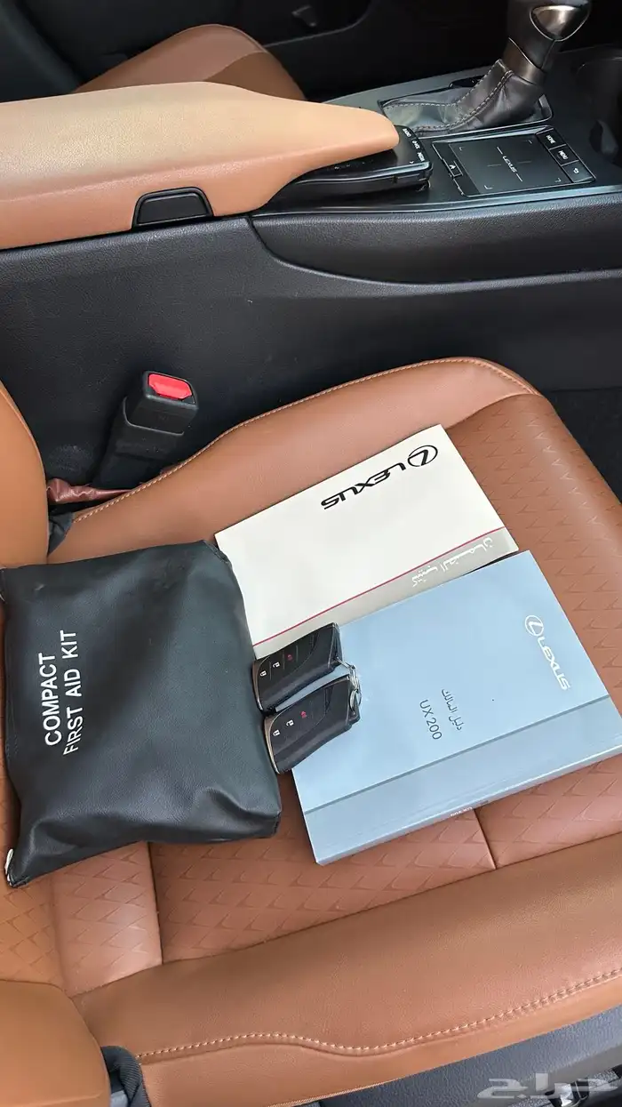 لكزس UX200 موديل 2019 سعودي مالك اول 27