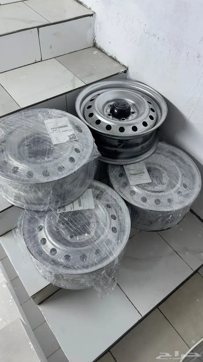 للبيع جنوط هيلوكس مقاس 15 جديده 0