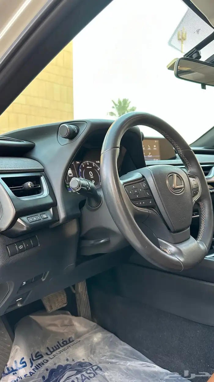 لكزس UX200 موديل 2019 سعودي مالك اول 11