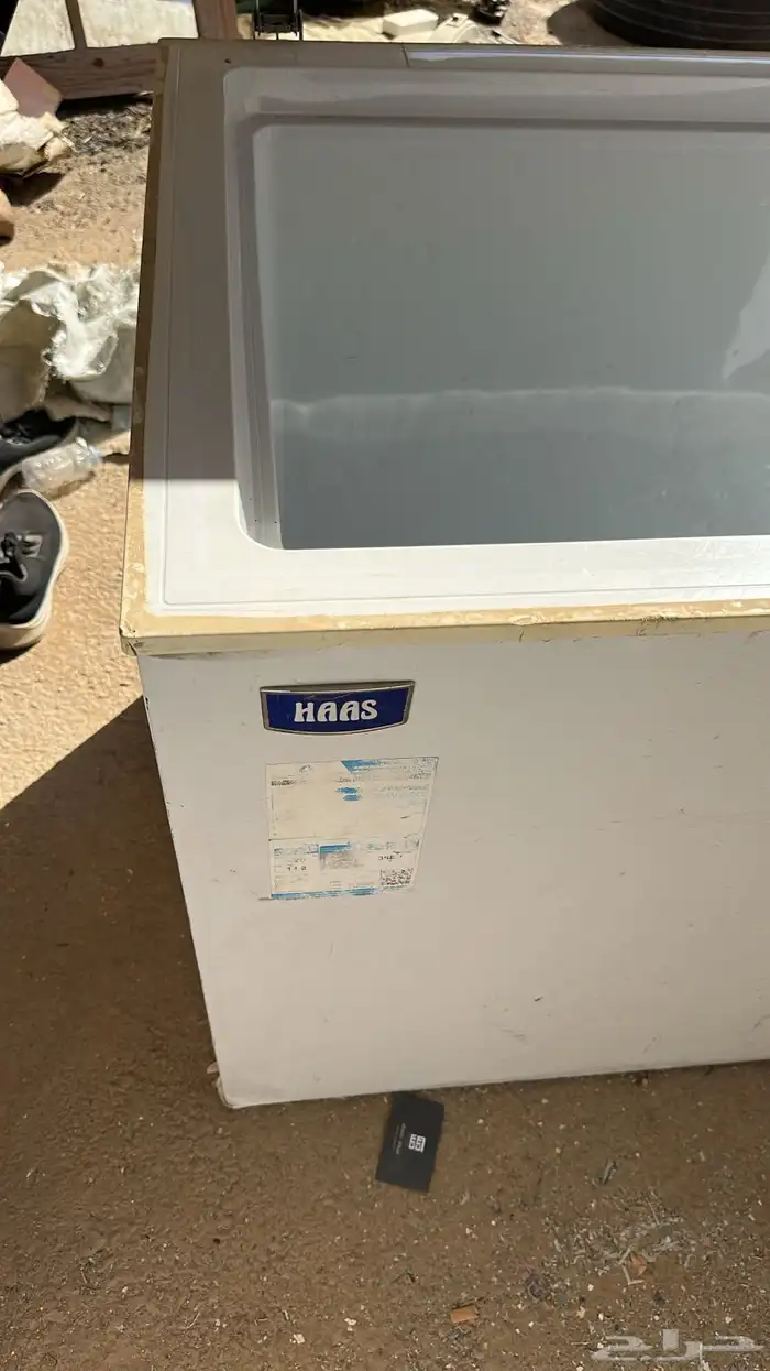 معدات مطعم كاملة بحالة نظيفة 83