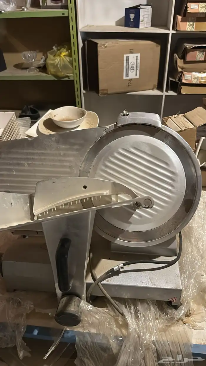 معدات مطعم كاملة بحالة نظيفة 26