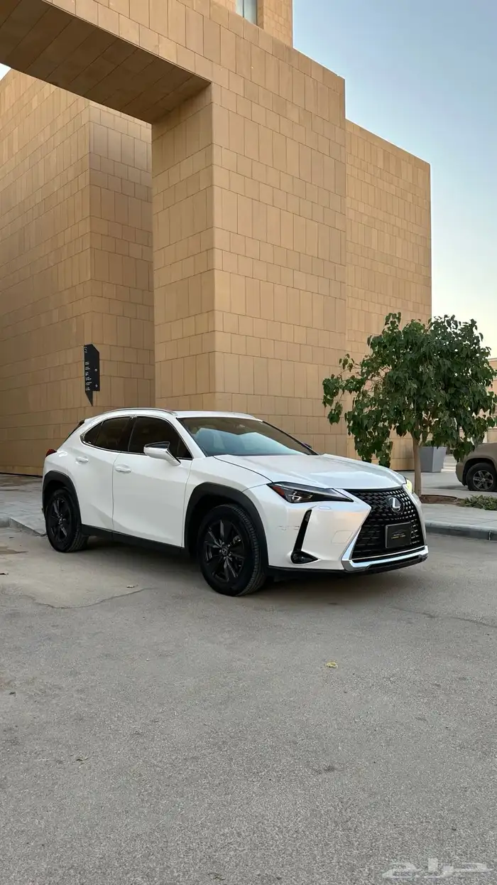 لكزس UX200 موديل 2019 سعودي مالك اول 7