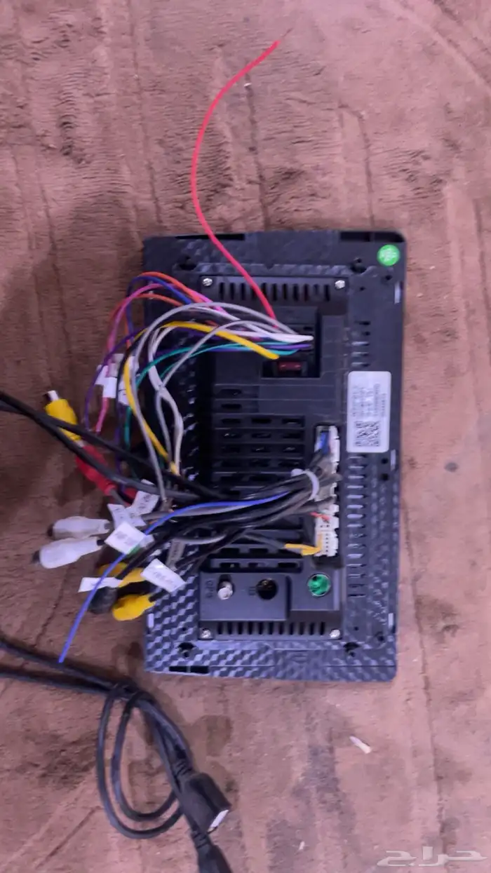 شاشه تركب على جميع السيارات 1