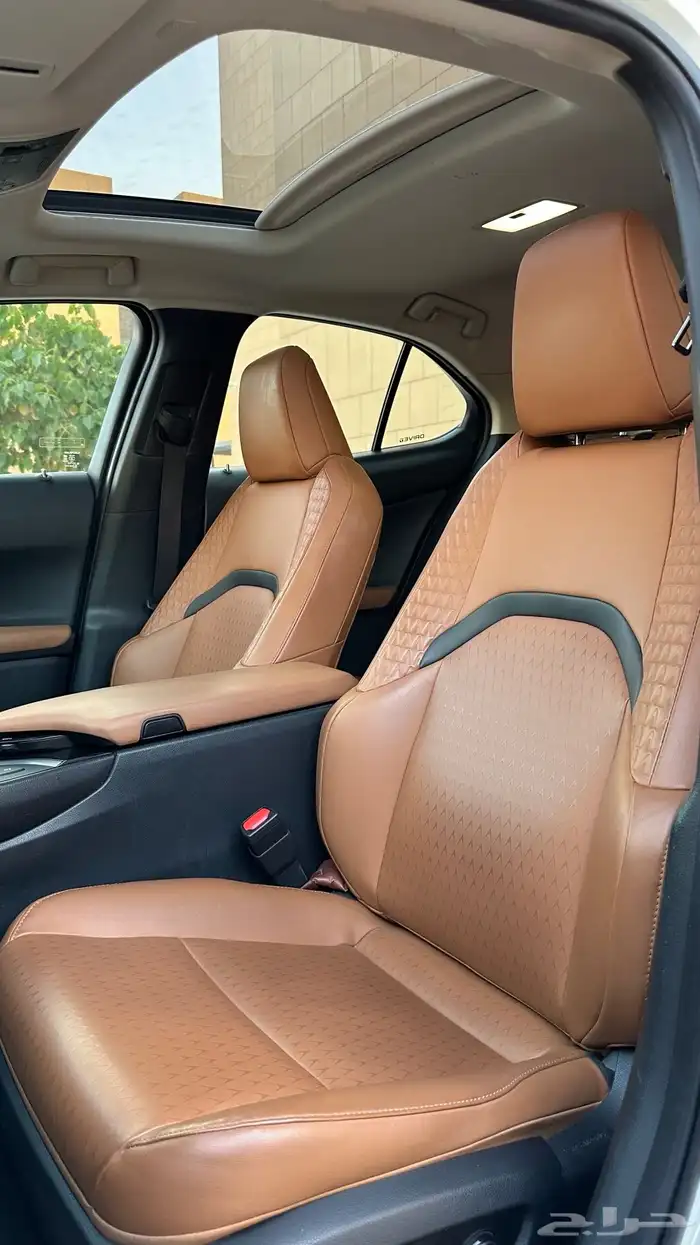 لكزس UX200 موديل 2019 سعودي مالك اول 16