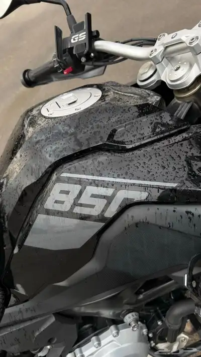 دباب BMW موديل 2022 F 850 GS index