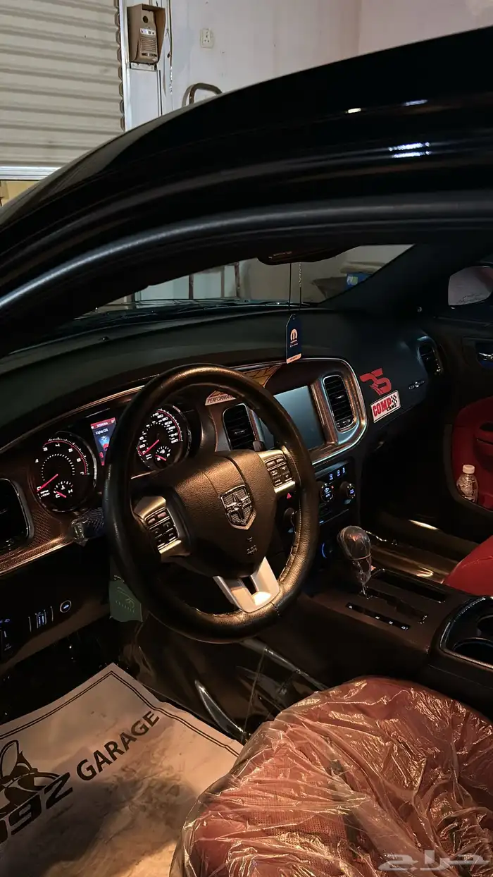 للبيع تشارجر 2014 رود اند تراك 5