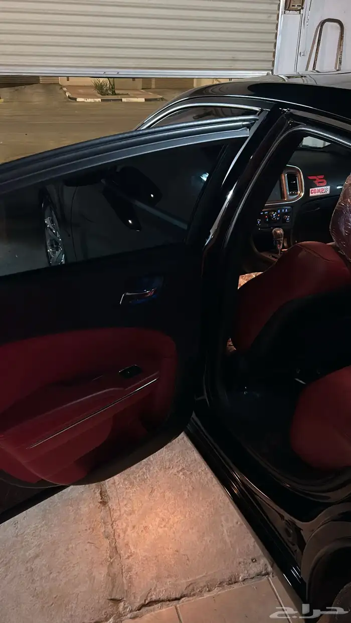 للبيع تشارجر 2014 رود اند تراك 7