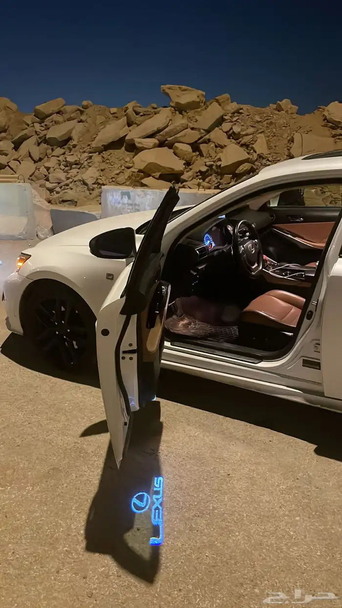 لكزس is350 ارنوب 1