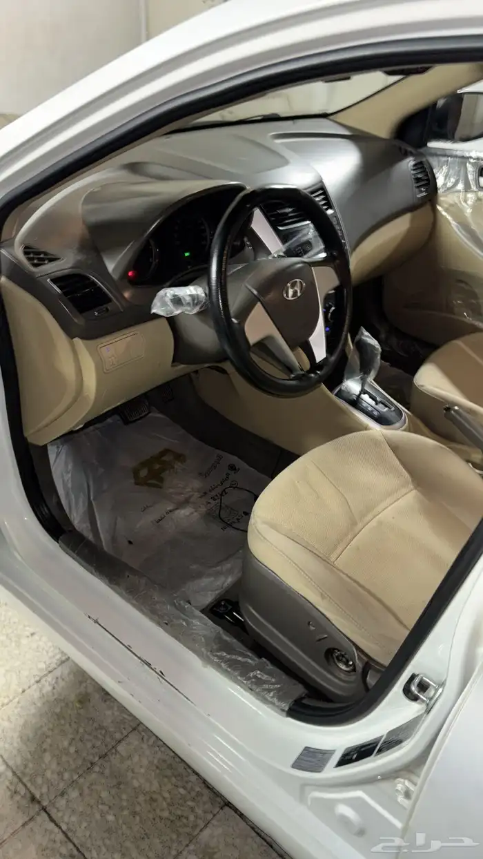 للبيع اكسنت 2014 19