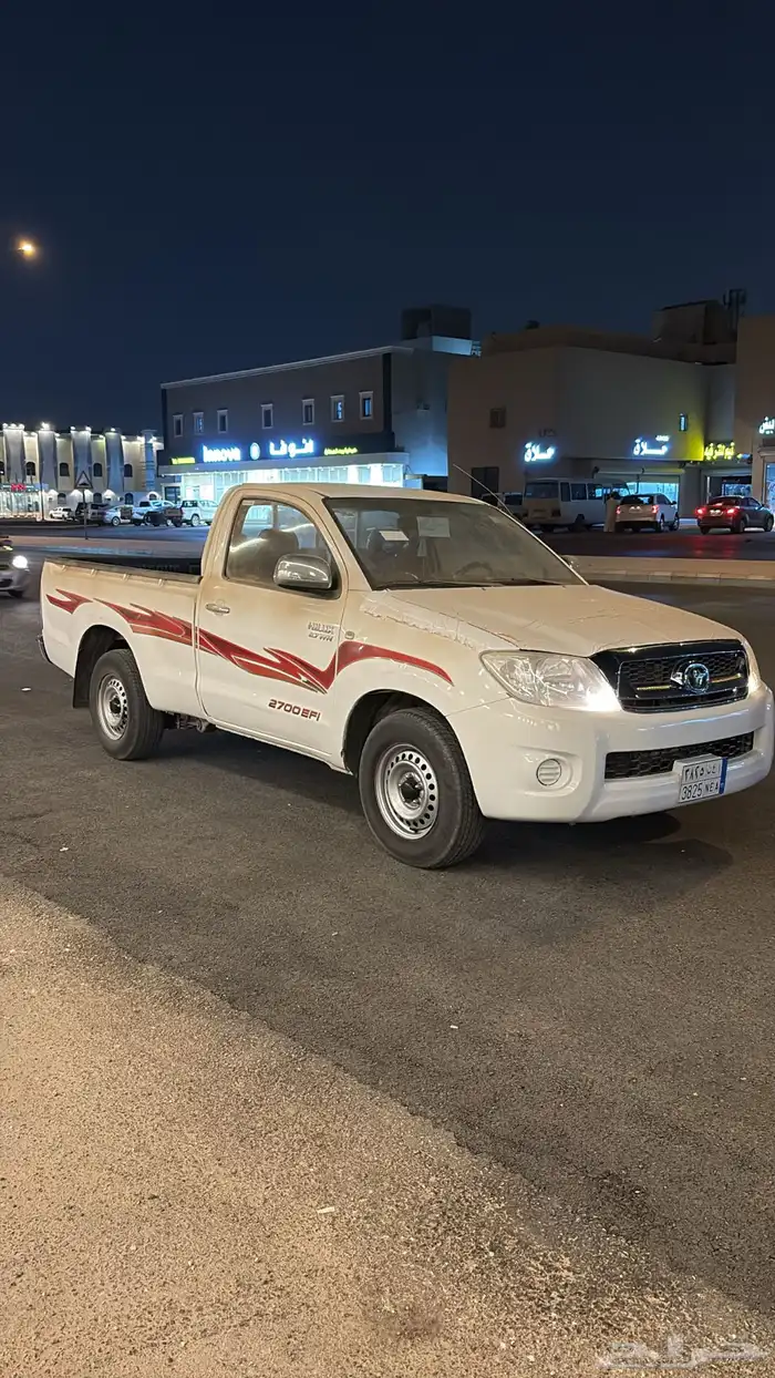 هايلوكس 2011 نظيفه 10