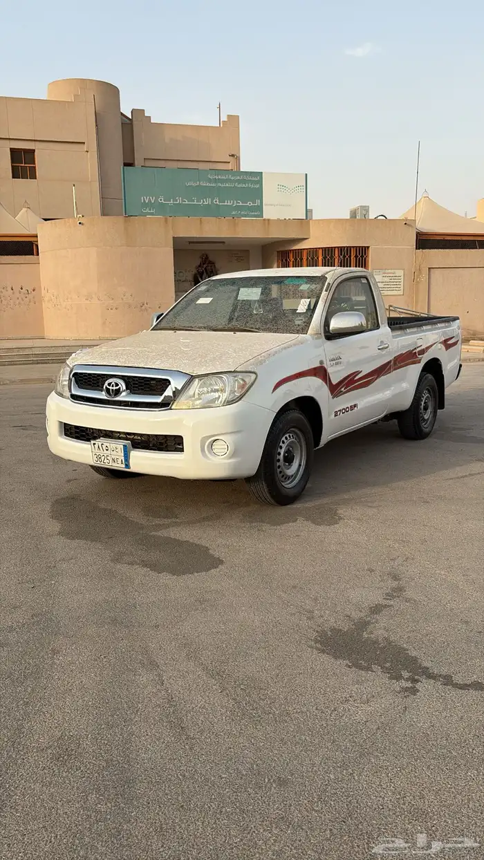 هايلوكس 2011 نظيفه 1