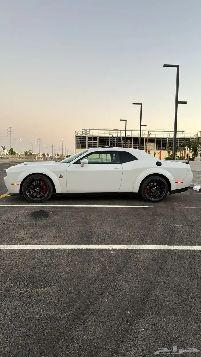 دودج تشالنجر 18