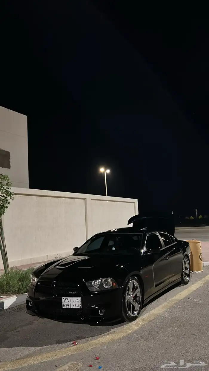 للبيع تشارجر 2014 رود اند تراك 3