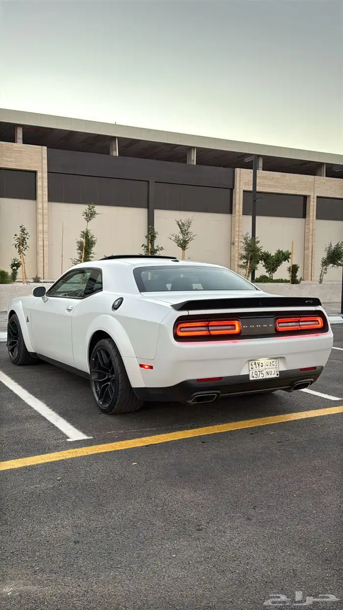 دودج تشالنجر 17