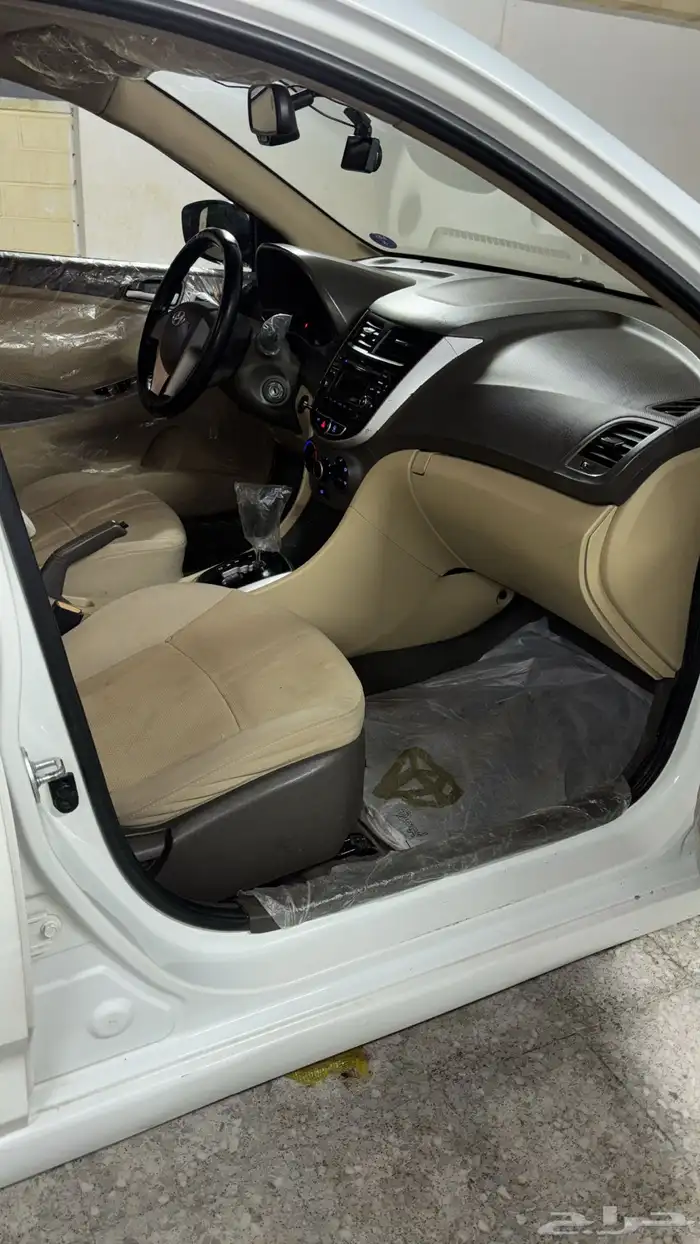 للبيع اكسنت 2014 23