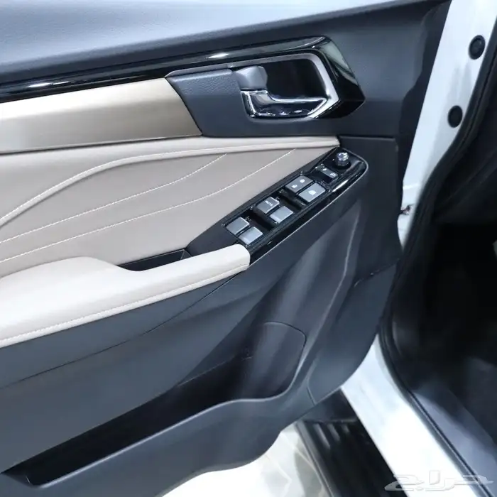 ايسوزو ام يو اكس فل كامل دبل 2025 9