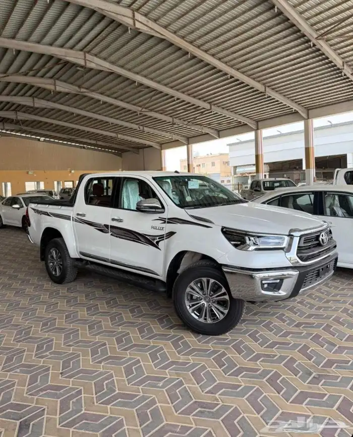 تويوتا هايلوكس بنزين اتوماتيك فل كامل سعودي( 2025 ) 1