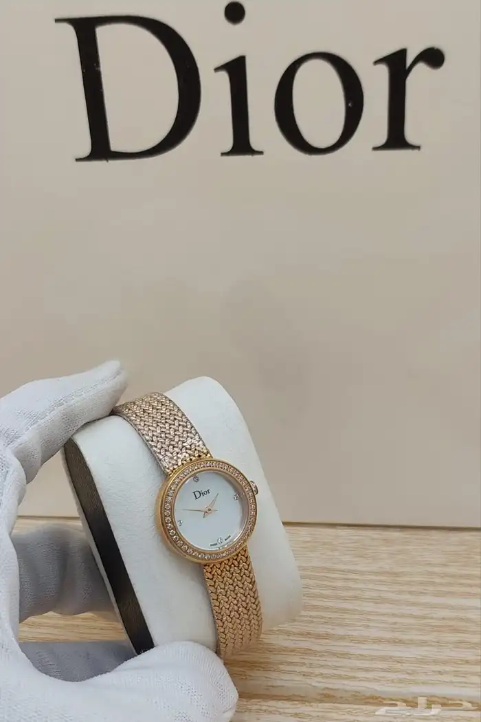 ساعات نسائيه من ماركه ديور مع ضمانه سنه 9