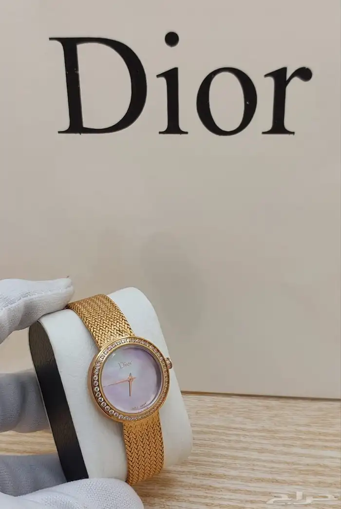 ساعات نسائيه من ماركه ديور مع ضمانه سنه 1