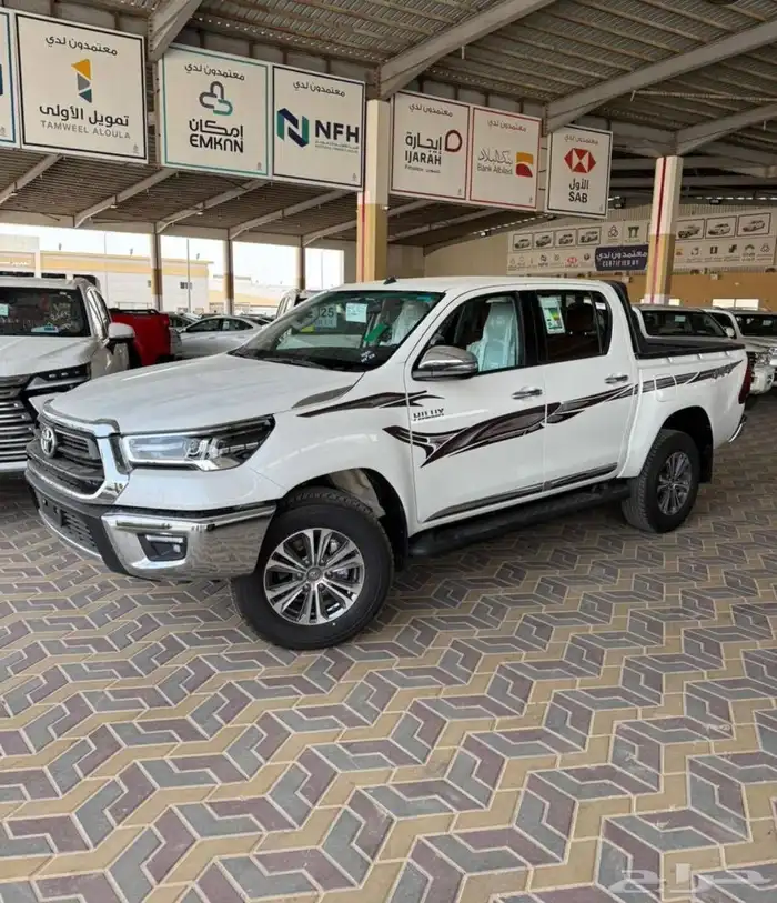 تويوتا هايلوكس بنزين اتوماتيك فل كامل سعودي( 2025 ) 5