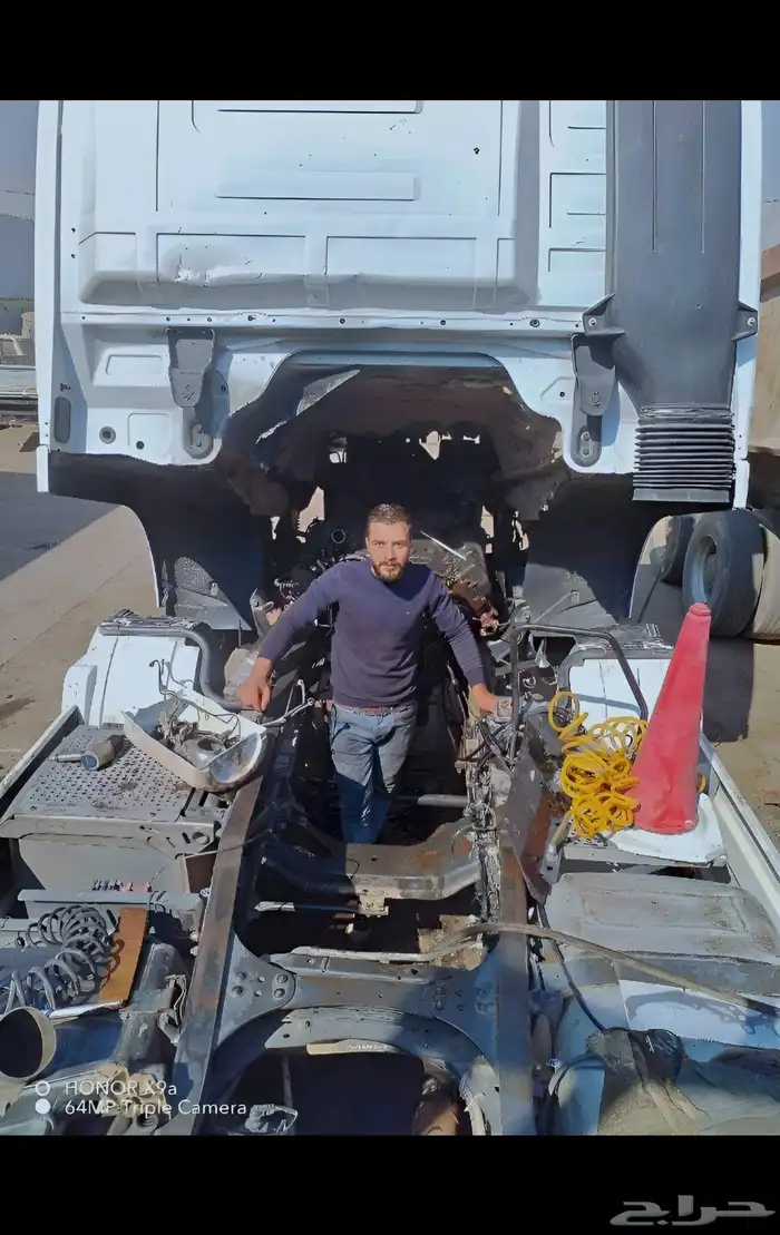 ميكانيكي سيارات نقل ثقيل متنقل  صيانه جميع السيارات 8