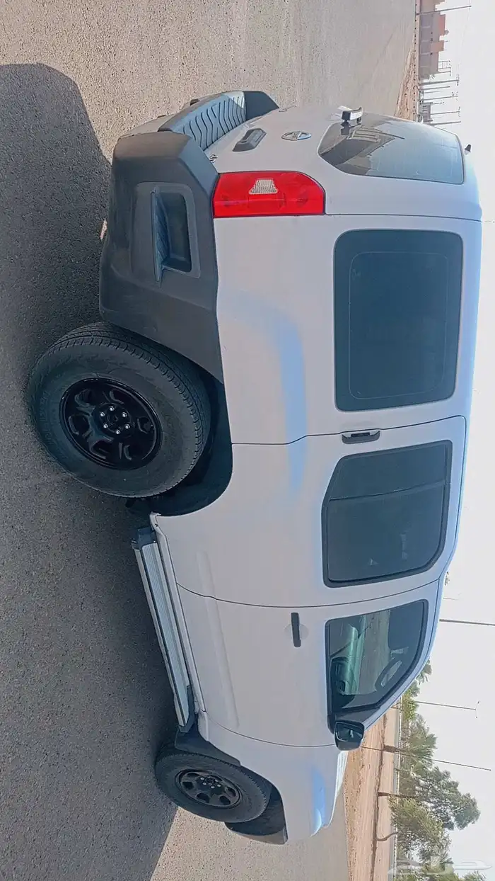 جيب نيسان اكستيرا 2012 4